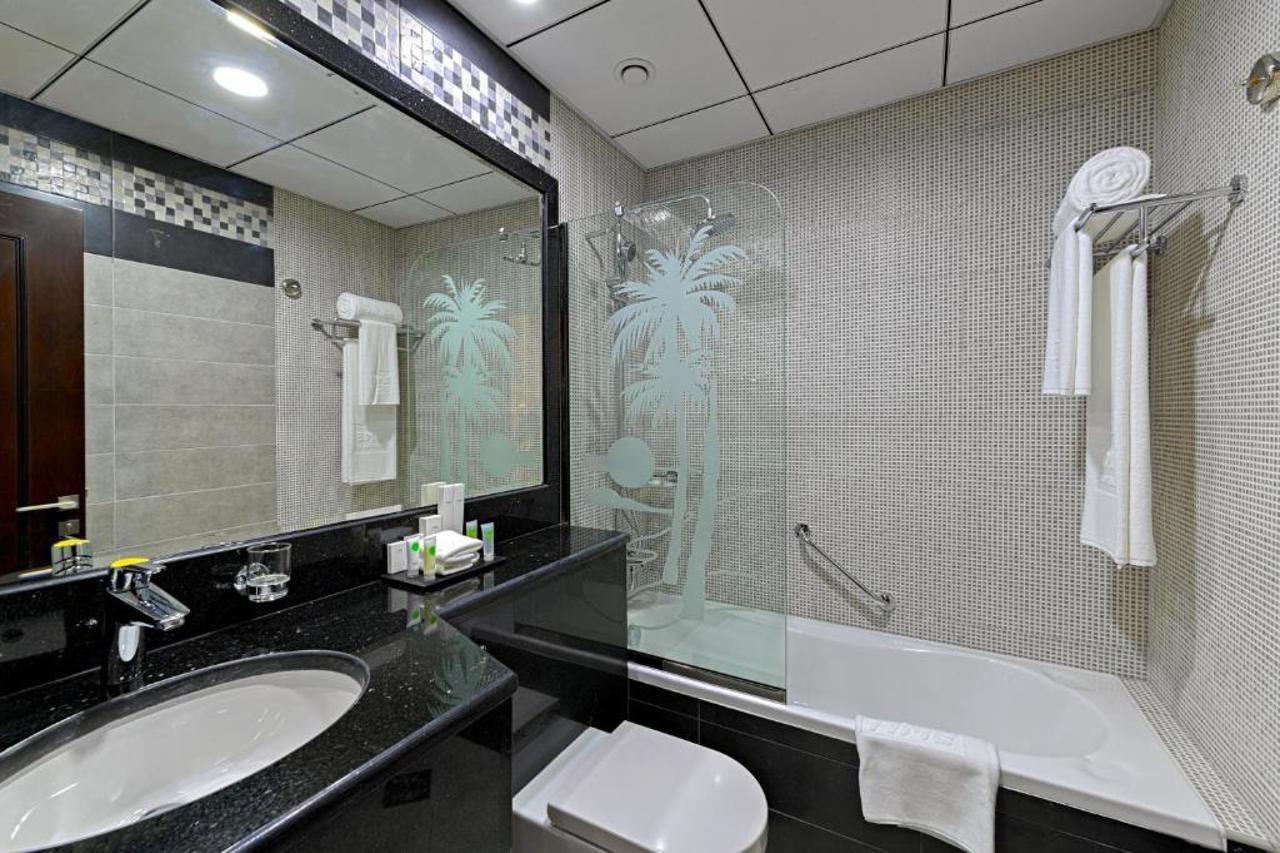 Time Moonstone Hotel Apartments Fujairah Exteriör bild